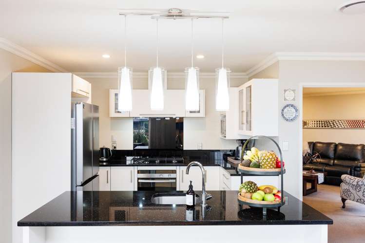 172 Pacific Drive Fitzherbert_2