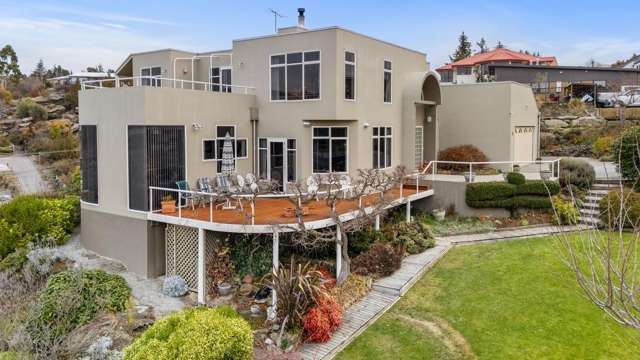 VENDORS READY TO MOVE – PRICED TO SELL!