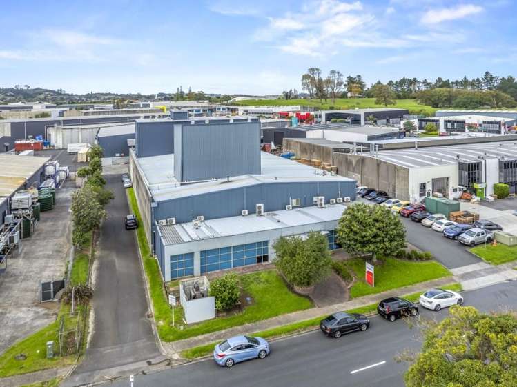 5 Sir William Avenue & 10 Barmac Place East Tamaki_8
