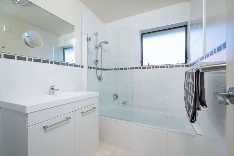 12 Annette Avenue Te Atatu South_16