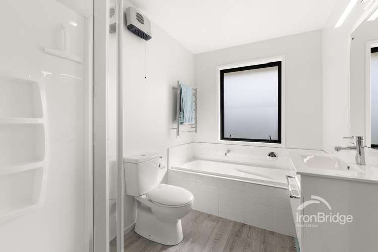 15 Woodford Avenue Woodend_14