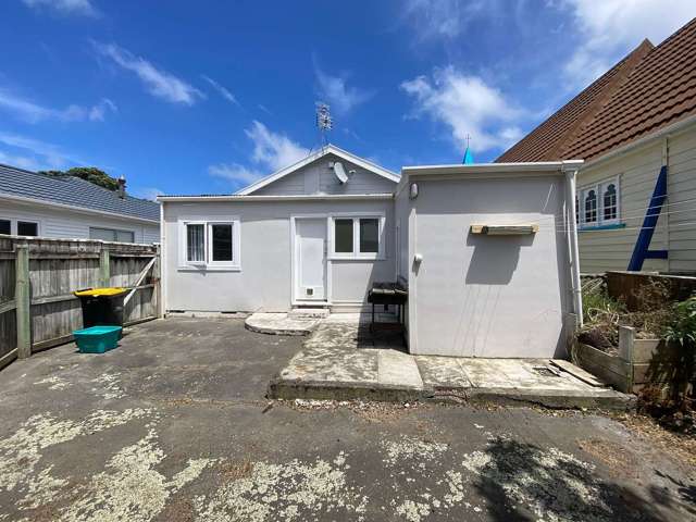 Quiet & Cozy 2-Bedroom Home in Miramar Location