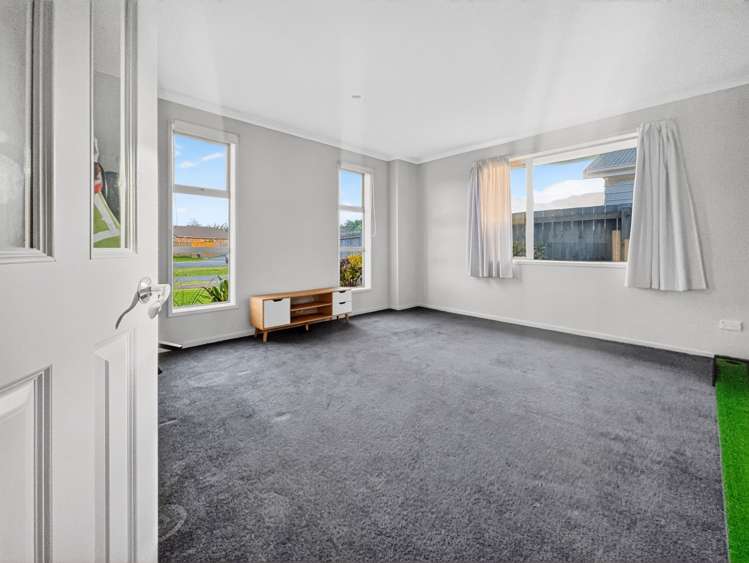 16 Aitkenhead Court Parakai_11