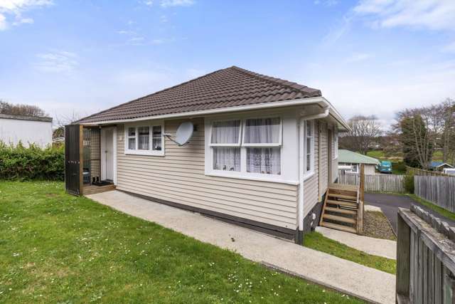 Charming Two-Bedroom Home Available for Rent on Sunset