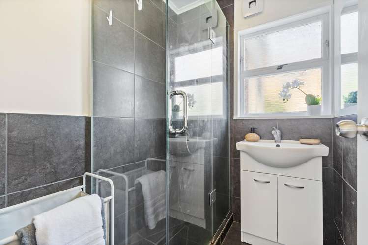 3/7 Newhaven Terrace Mairangi Bay_11