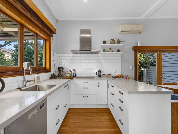 89 Georges Drive Napier South_24