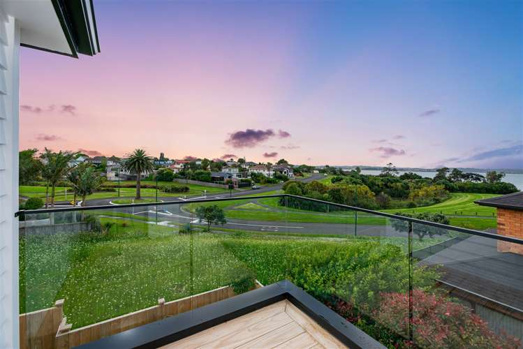14 Matau Rise Te Atatu Peninsula_15