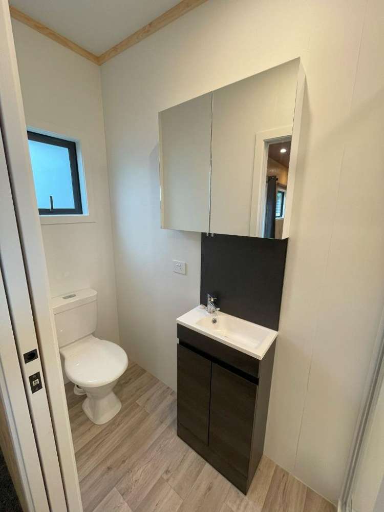 2/15 Paritutu Road 2164_7