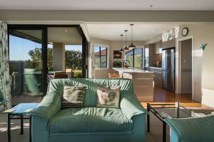 16 Carnoustie Place Aongatete_9