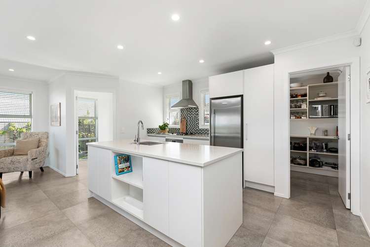 209 Ballintoy Park Drive Welcome Bay_3