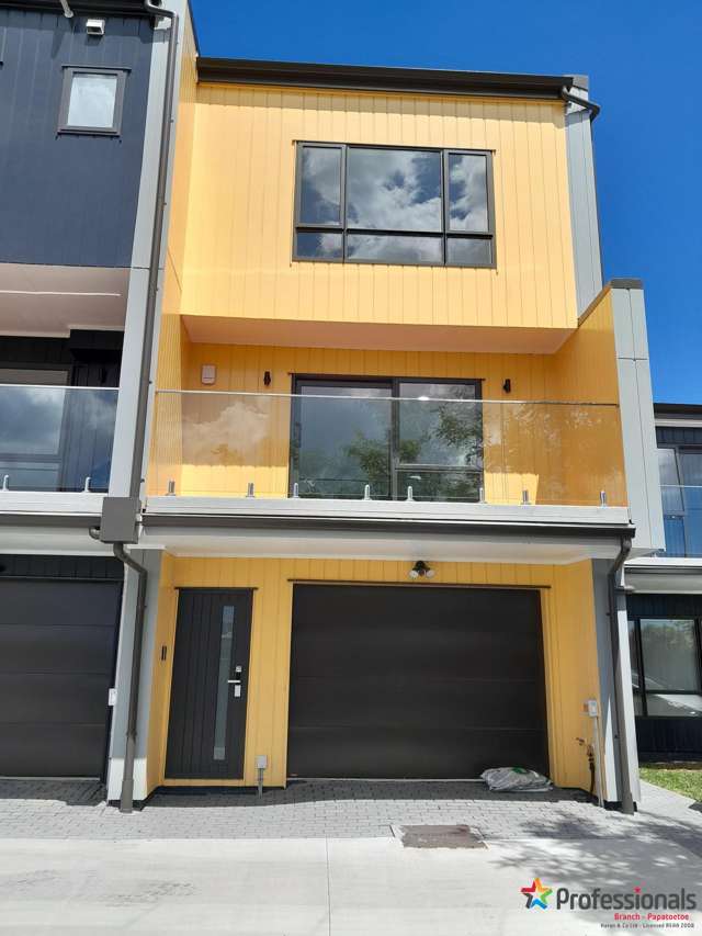 Charming new build in Manurewa