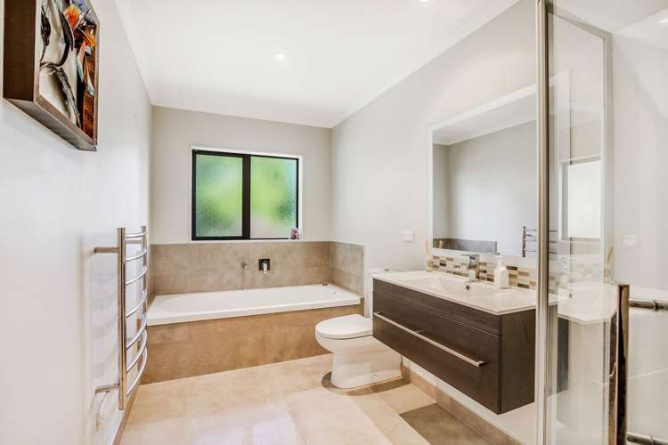 105 Judge Richardson Drive Opaheke_10