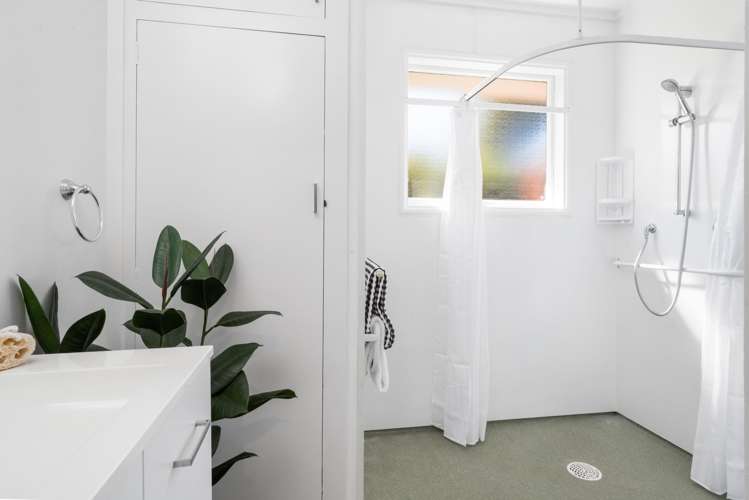 2/4 Lomax Place Islington_16