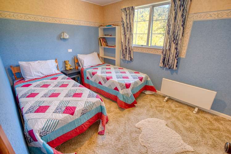 19 Baty Place Coal Creek_39