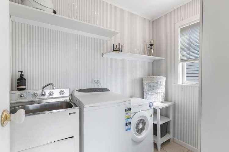 85 Golf Road New Lynn_15