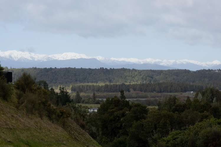 4 Holly Robinson Place Hokitika_7