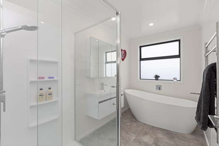 5 Maataitai Road Raglan_15