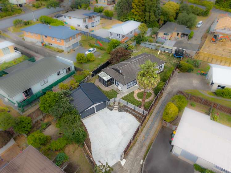 9 Glendale Drive Dinsdale_13