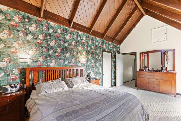 22 Shakespeare Road Bastia Hill_10