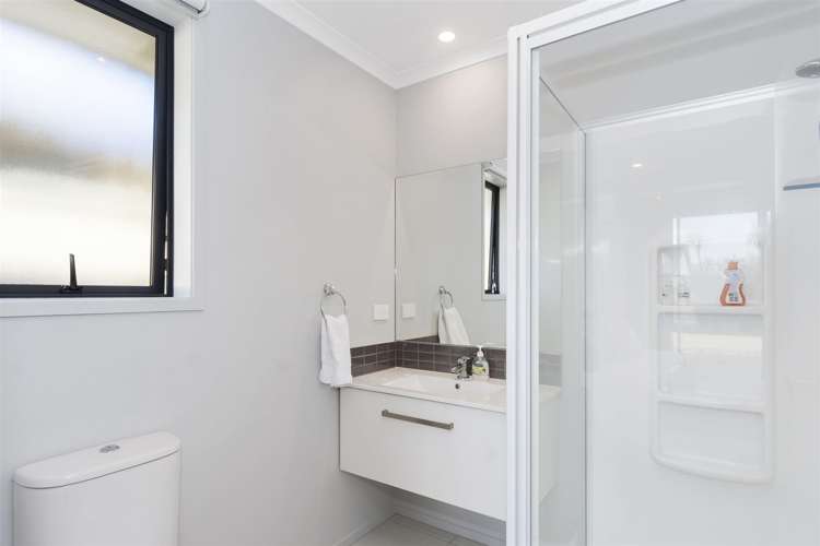 3 Askew Lane Pyes Pa_8