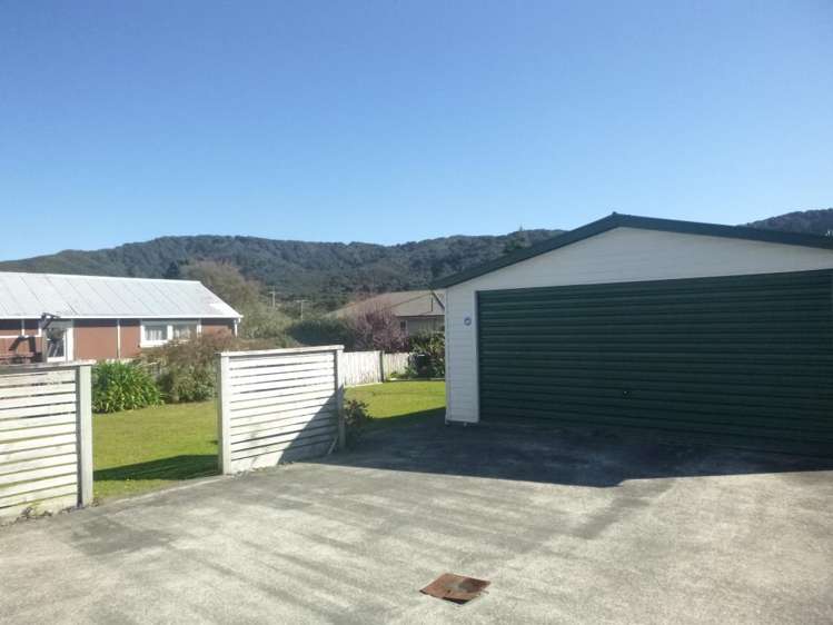 16 Peel Place Wainuiomata_7
