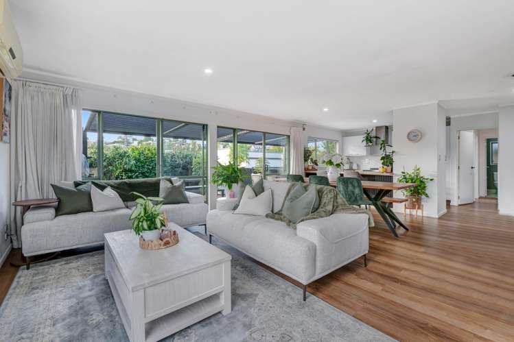 2/1 Langton Road Stanmore Bay_1