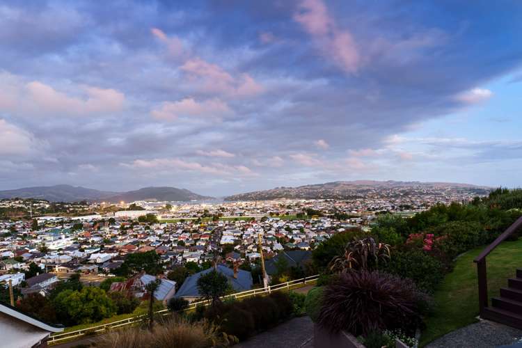 54 Easther Crescent Kew_13