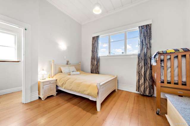 2/109 Saint Lukes Road Sandringham_4