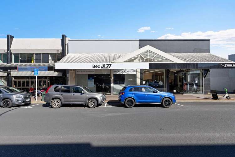 291 Barton Street Hamilton City Central_5