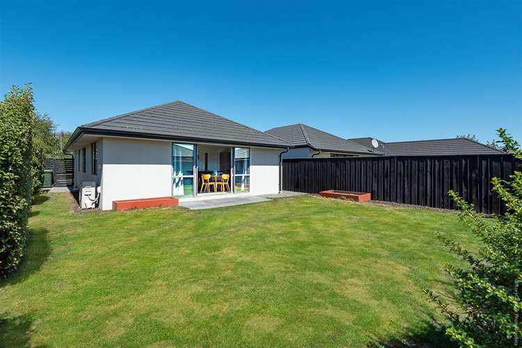 43 Farnborough Way Rolleston_15