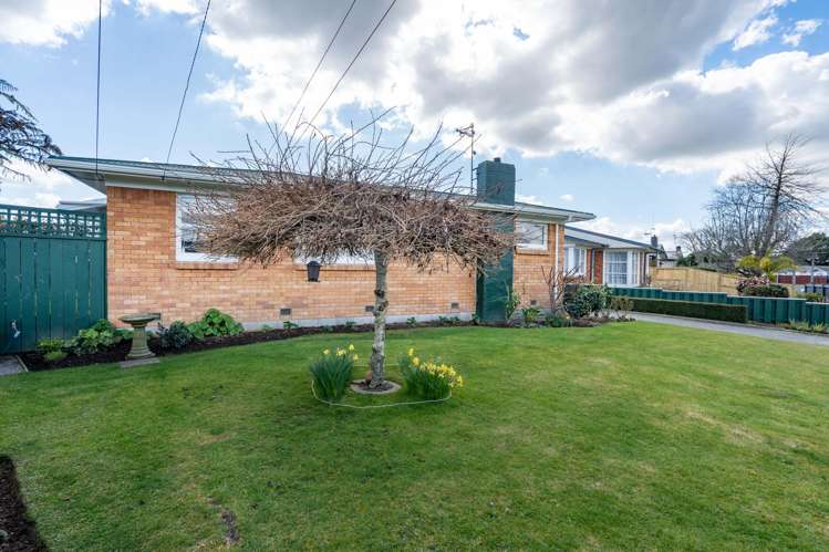 49 Garden Heights Avenue Glenview_1