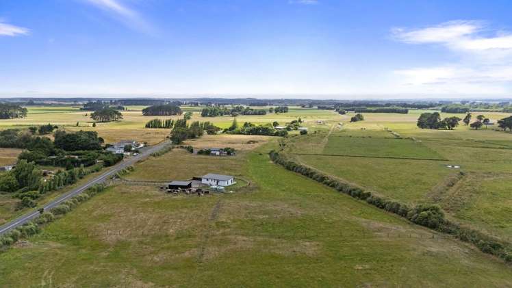 1121 Parewanui Road Parewanui_25