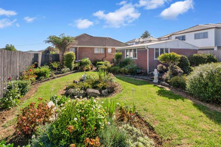 8 Gardiner Grove Mangere East_6
