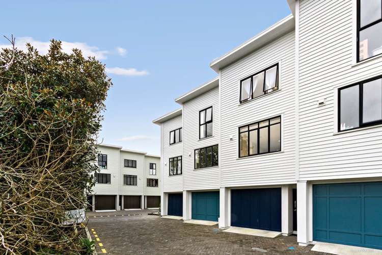 57/17 Lyon Avenue Mount Albert_1