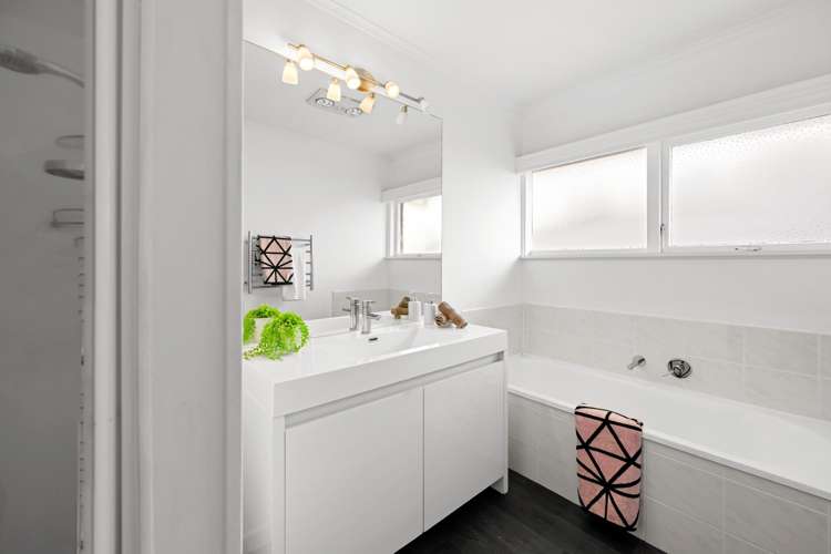 2 Edinburgh Road Hillcrest_16