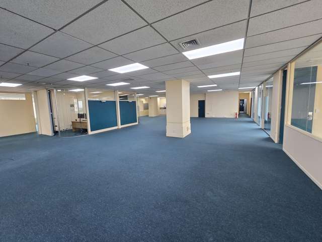 Available now – full floor office space