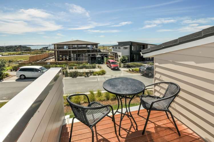 14 Greenlink Rise Long Bay_11