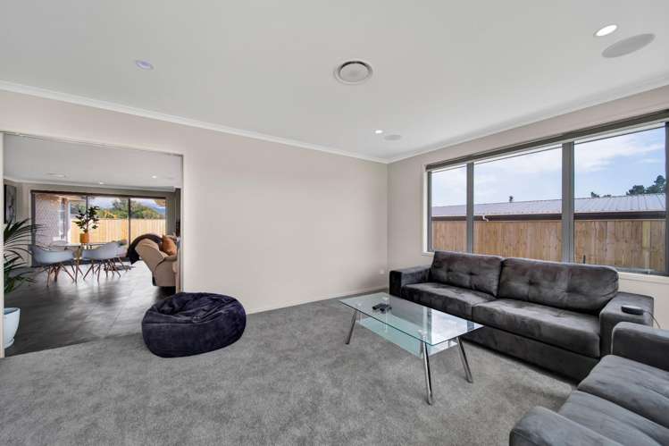 33 Honeyfield Drive Whalers Gate_7