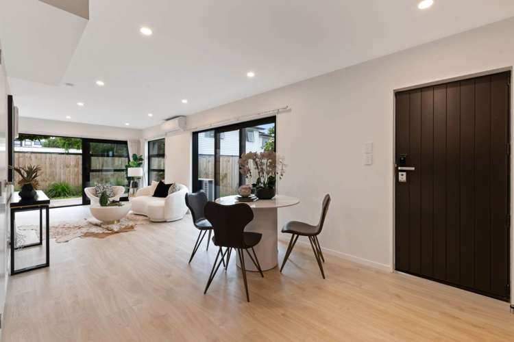 18F Pirangi Street Pt England_3