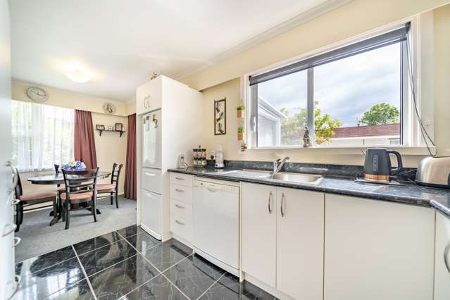 64 Shakespeare Avenue Trentham_2