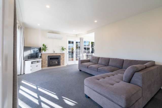 8 Denise Crescent Hornby_2