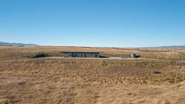 Stylish Country Living with Room to Grow!