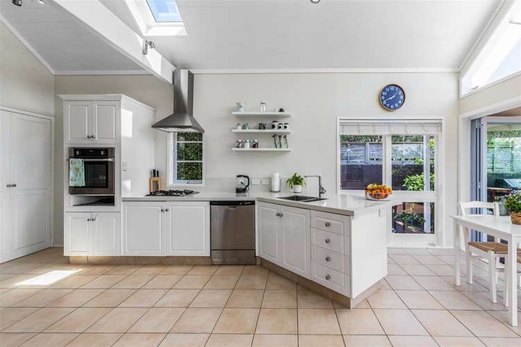 16 Empire Road Devonport_13