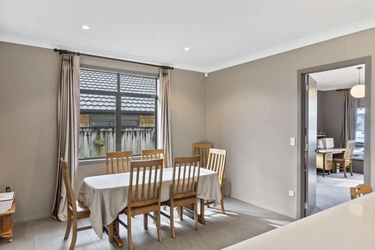 14 Thistlewood Avenue Hamilton East_5