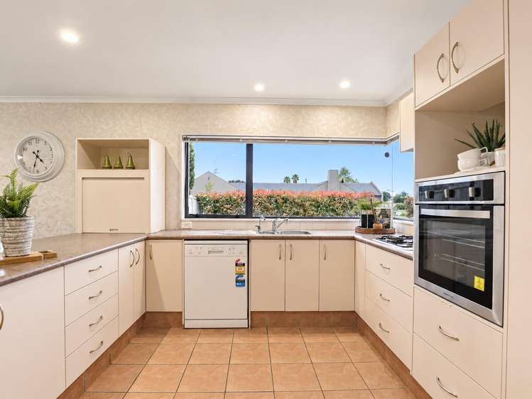 1 Roderick Place Rototuna_15