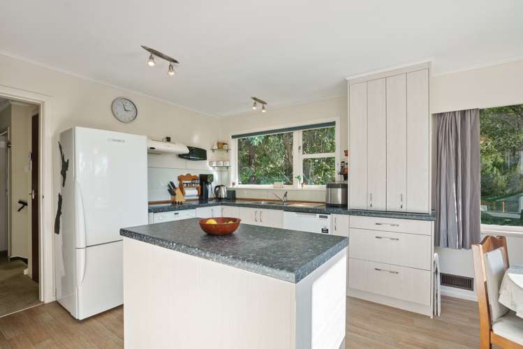 10 Haven Grove Naenae_2