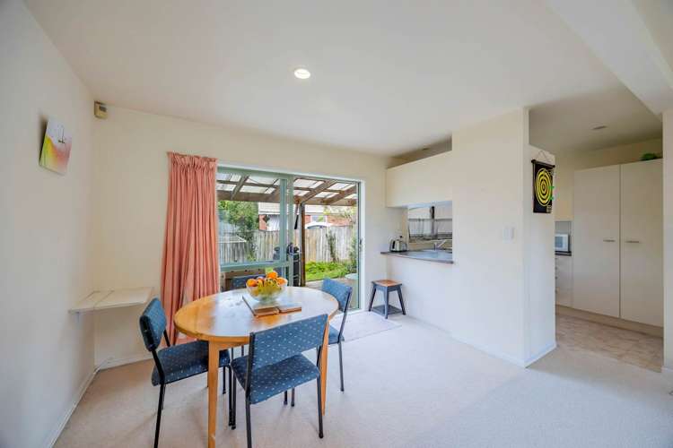 4/5 Kilham Avenue Northcote_4
