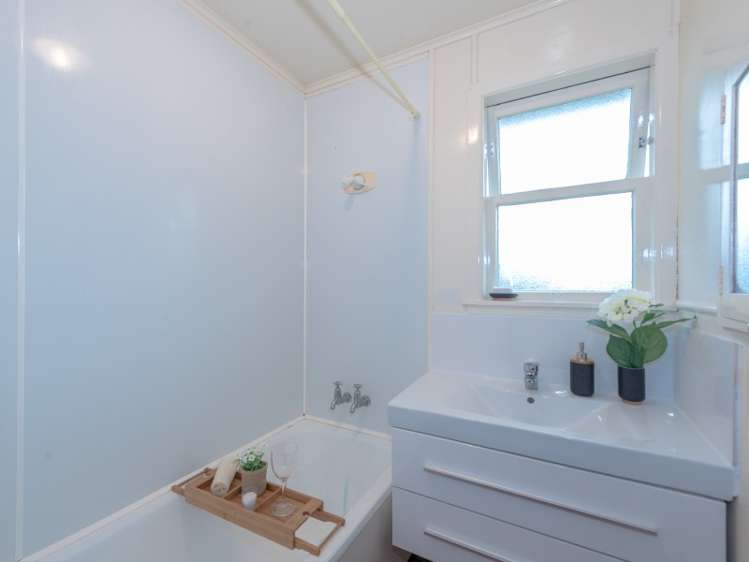 29 Barrie Crescent Silverdale_8