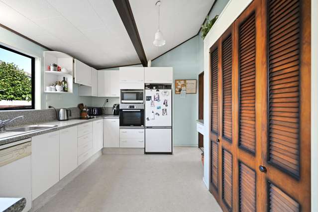 8 Elmwood Crescent Pukete_2