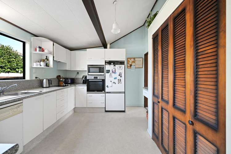 8 Elmwood Crescent Pukete_2